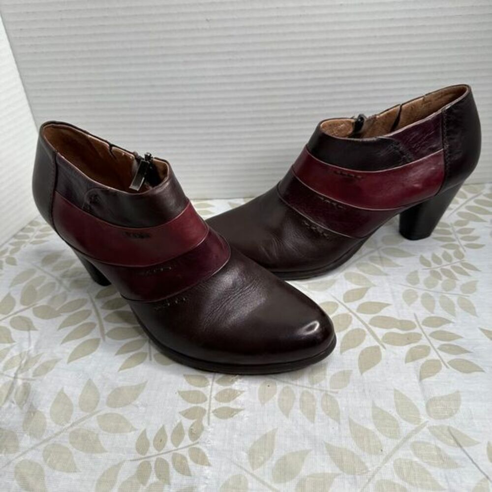 Salamander Leather Ankle with Decorative Stripes Burgundy Brown‎ Heeled Booties